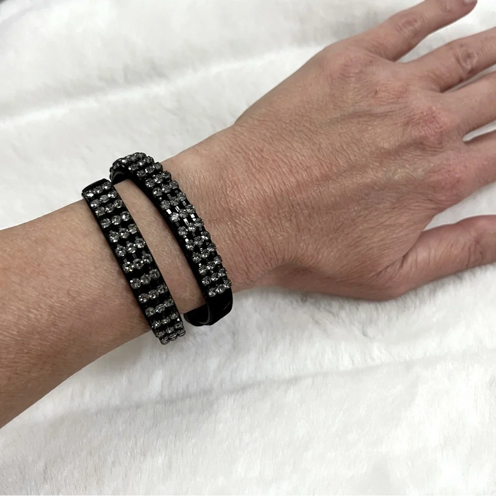 NWT Tory Burch CRYSTAL EMBELLISHED DOUBLE-WRAP VELVET BRACELET -- Black